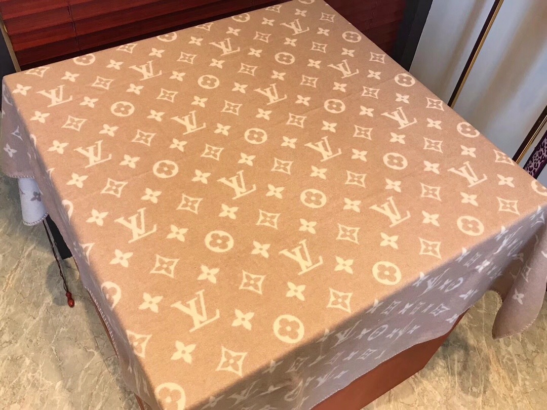Louis Vuitton Blankets-1